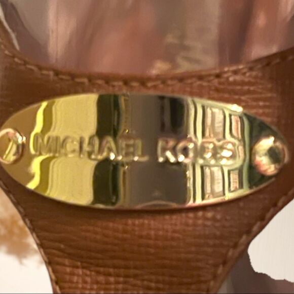 Michael Michael Kors camel colored gold plated thong sandals! - Picture 8 of 11